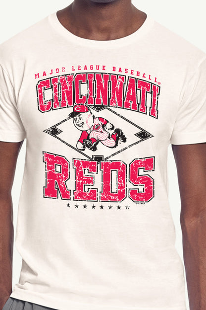 Starter Essential | MENS CINCINNATI REDS DISTRESSED COOPERSTOWN DIAMOND SHORT SLEEVE T SHIRT