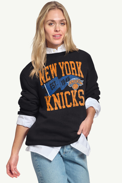 Starter Featured | WOMENS NEW YORK KNICKS PENNANT SWEATSHIRT